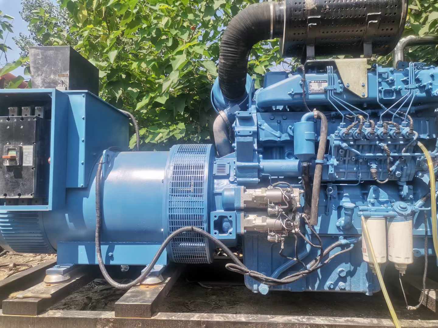 怀柔详细说明降低 800kW 柴油发电机输出电流波动的方法